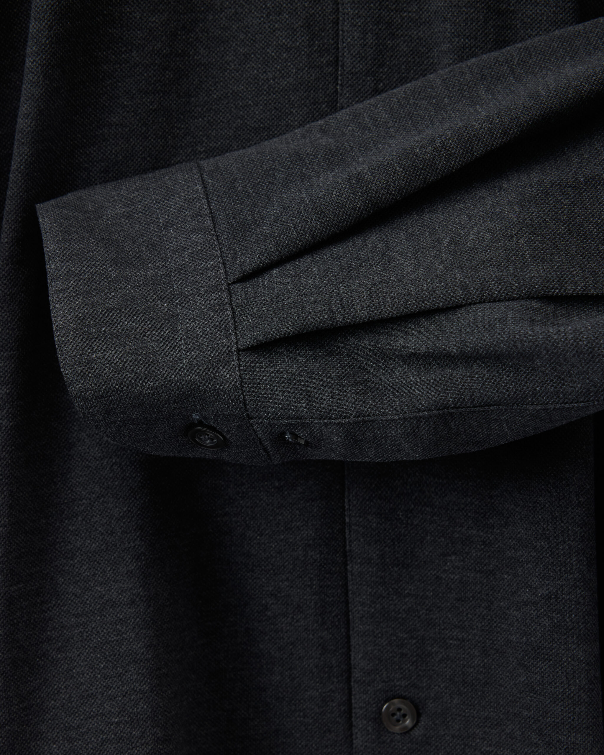 Måttsydd ‘Signatur’ Mörkgrå pikéskjorta bomull image 3