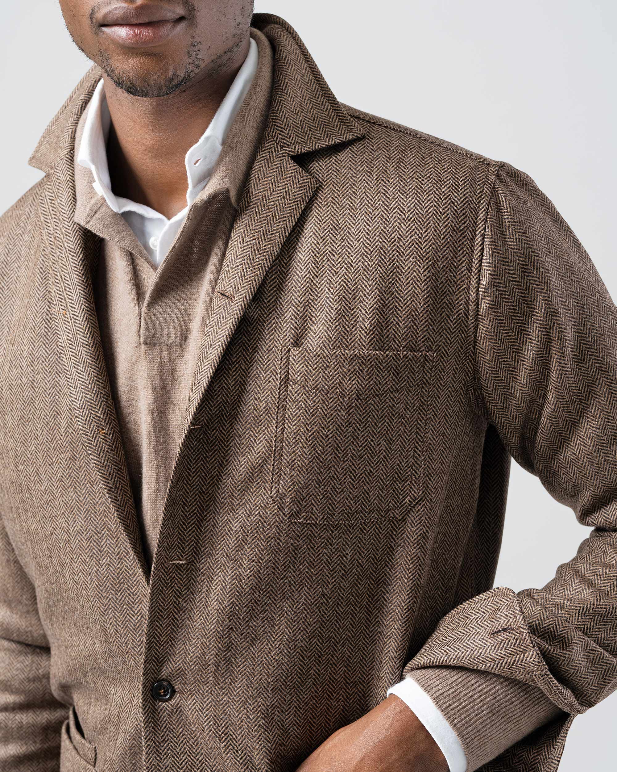 Brun herringbone shirt jacket i ull & kashmir image 2